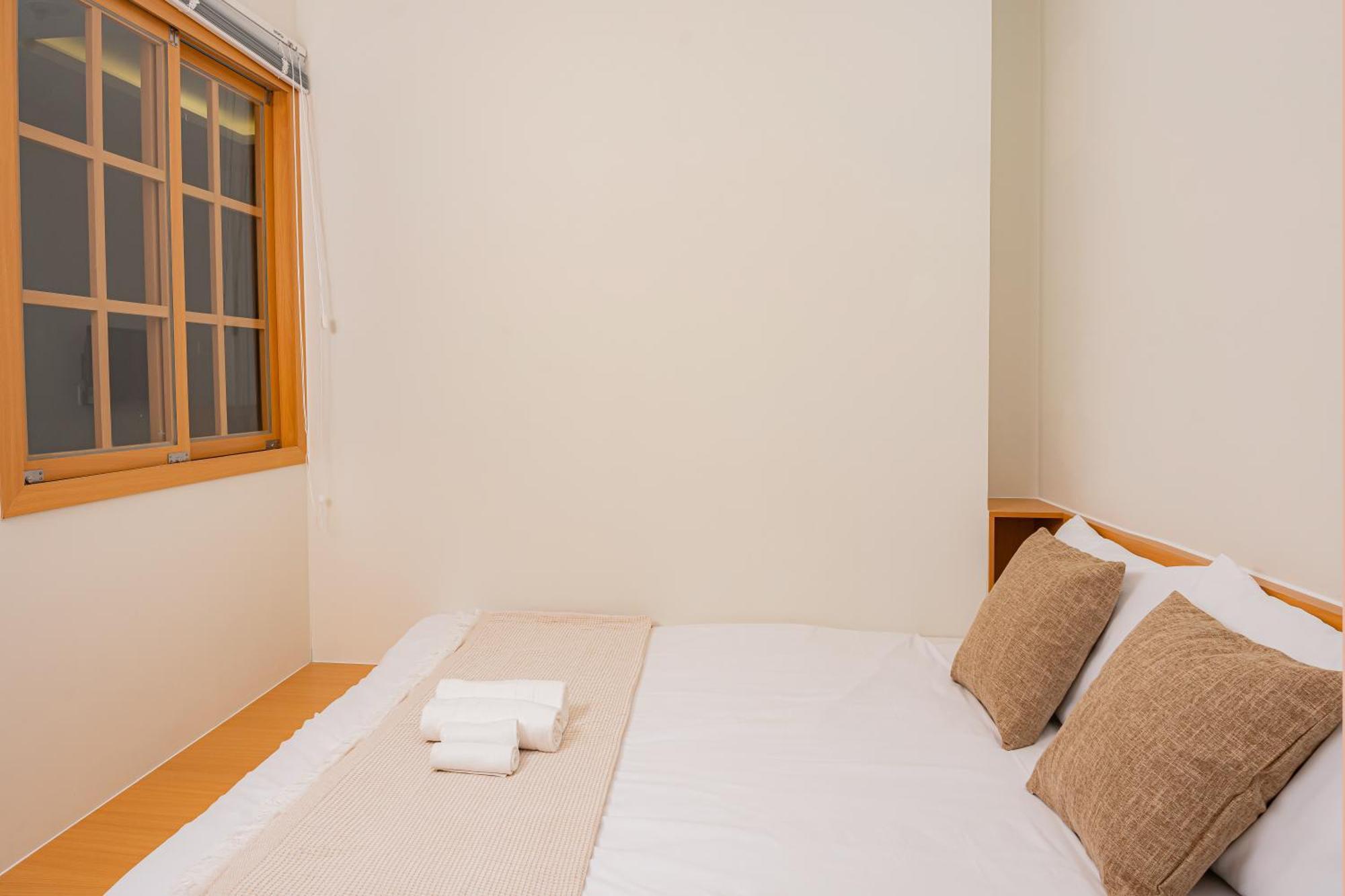 Calme Saigon Apartment *